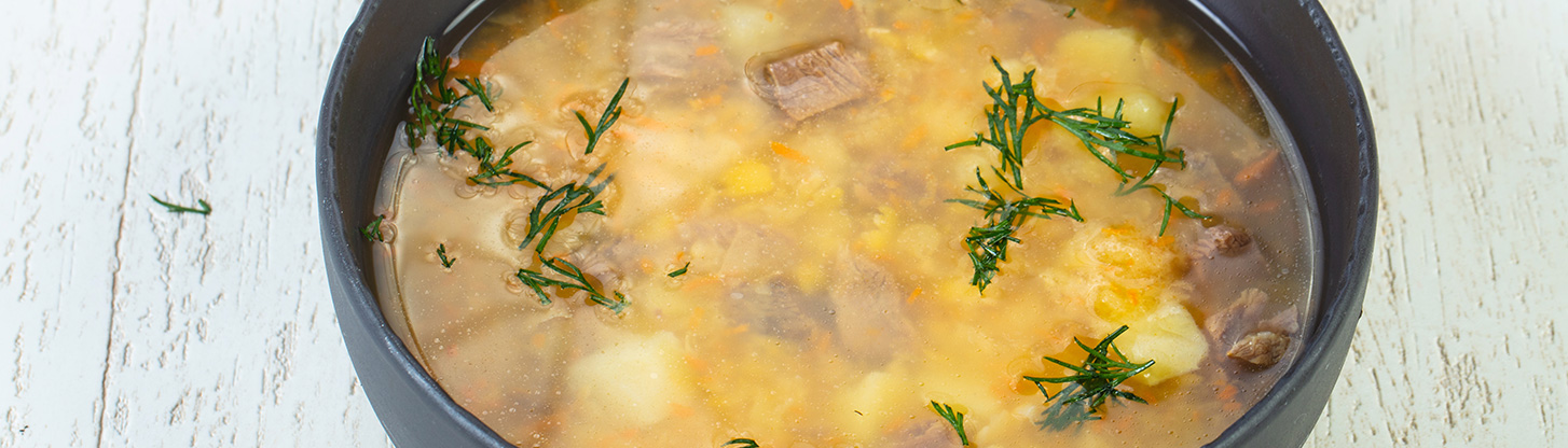 Gemüse-Erbsen-Suppe mit Putenfleisch