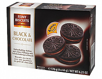 Kakaohaltige Kekse mit einer Füllung mit Schokoladengeschmack (25%).