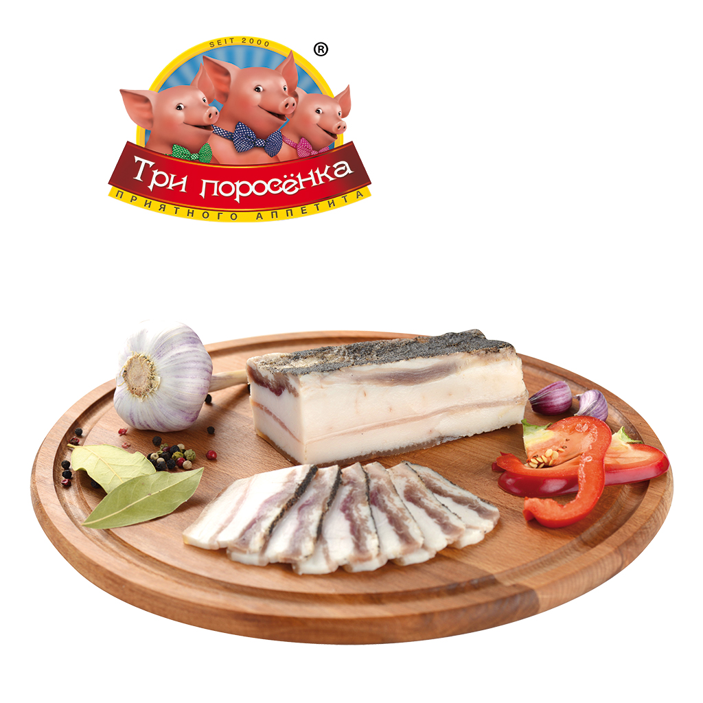 Schweinespeck "Salo pertschonoe s tschesnokom" gesalzen mit Pfeffer und Knoblauch